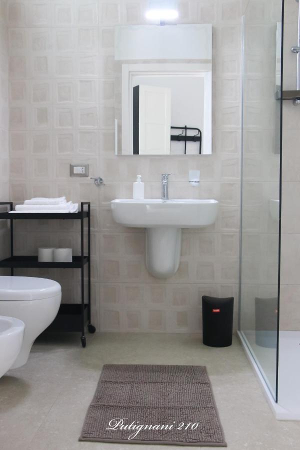 Putignani 210 Apartment Bari Kültér fotó