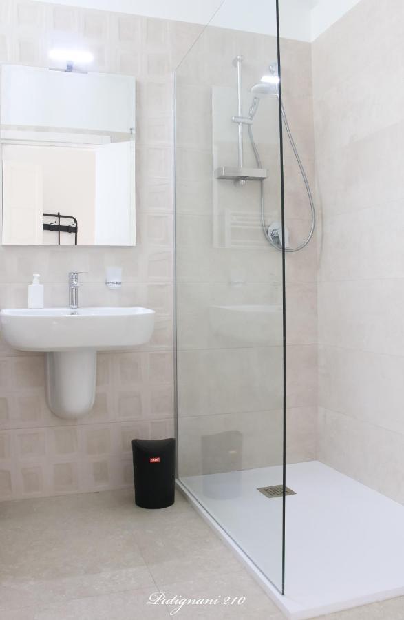 Putignani 210 Apartment Bari Kültér fotó